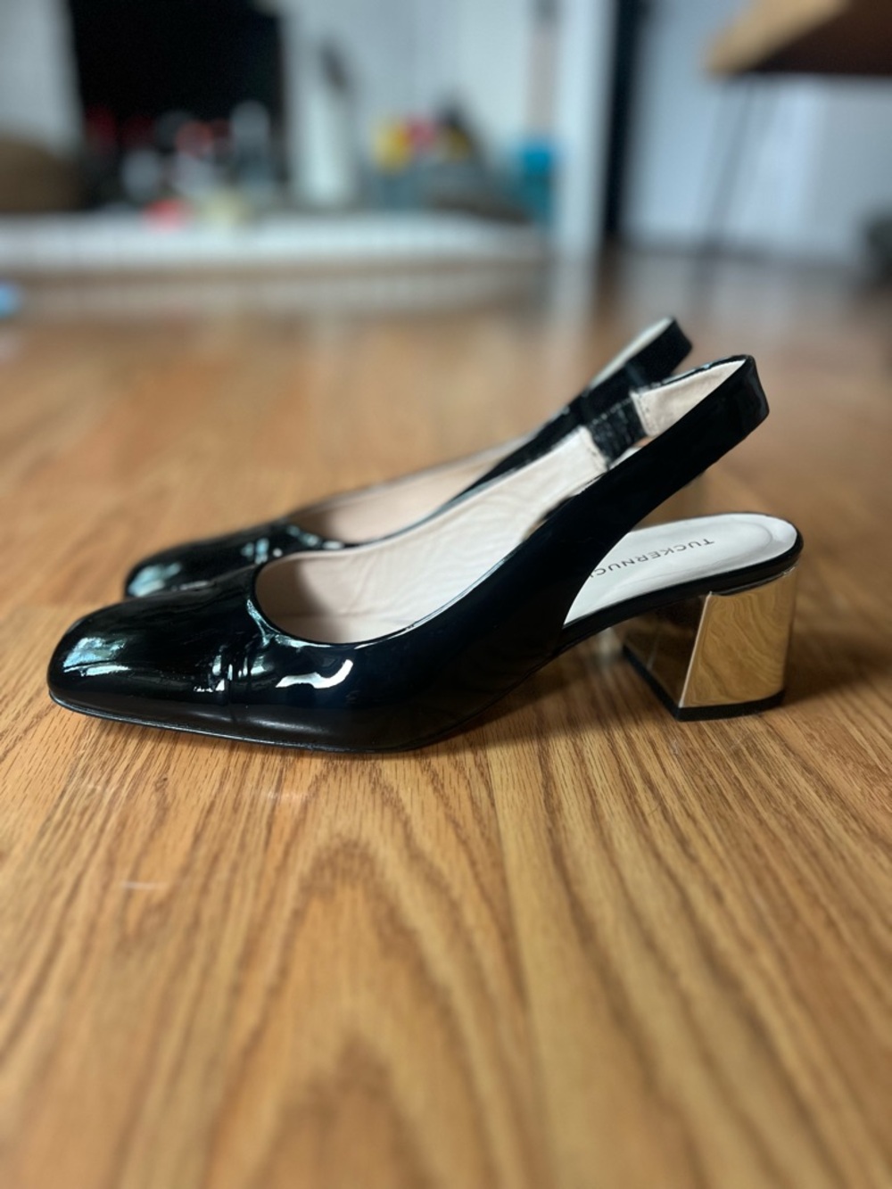 Tuckernuck Black Patent Sienna Slingback Gold Block Heel Square Toe Size 8.5